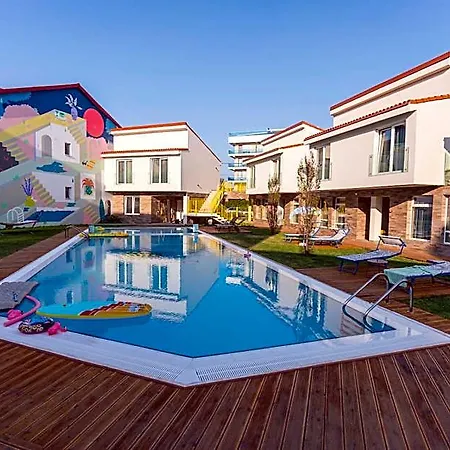Nayino 4* Mamaia